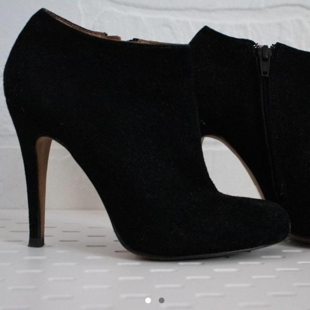 High heel shoes